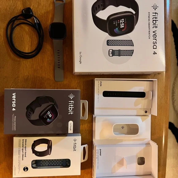 Fitbit Versa 4 Smartwatch - Picture 1 of 7